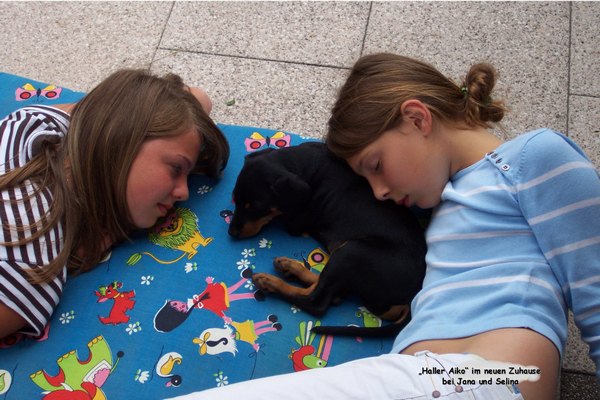 2_kuscheln_mit_jana_und_selina.jpg